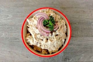 Tahle rybičková pomazánka chutná jinak, než čekáš. A to je dobře - Žádný špeky - Články na Seznamu